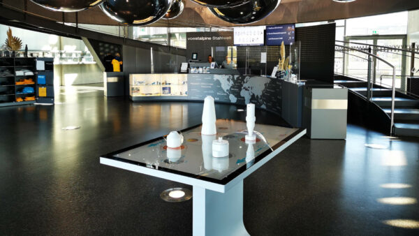 voest-alpine-stahlwelt-dekarbonisierung-multitouch-table-3d-objekte-600x338